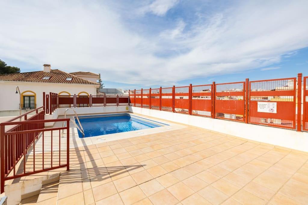 With Pool Apartament