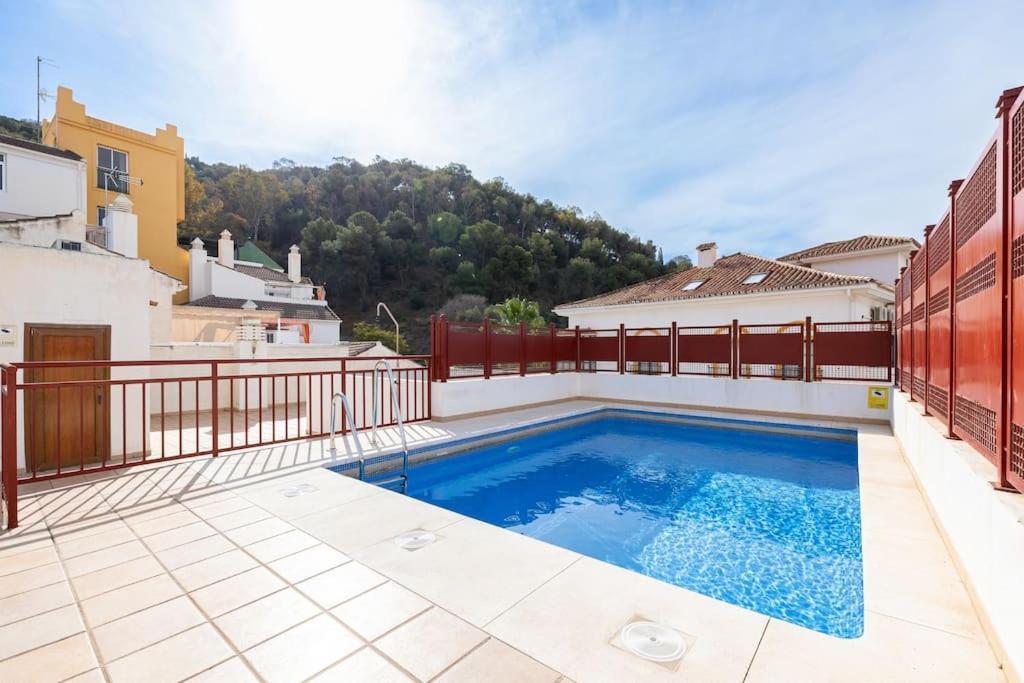 With Pool Apartament